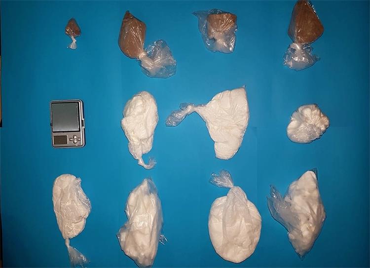 Slika /PU_SD/Slike/Heroin, amfetamin i oružje (1).jpg